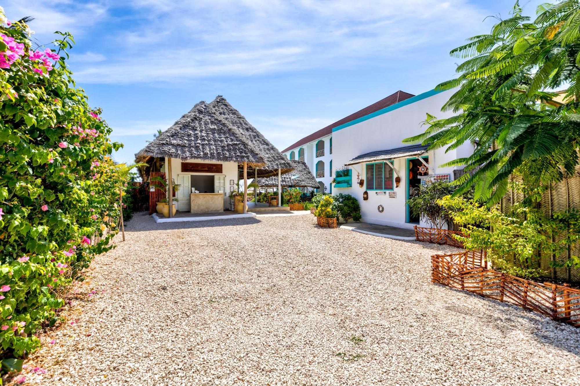 Ahg Sun Bay Mlilile Beach Hotel Matemwe  Bagian luar foto